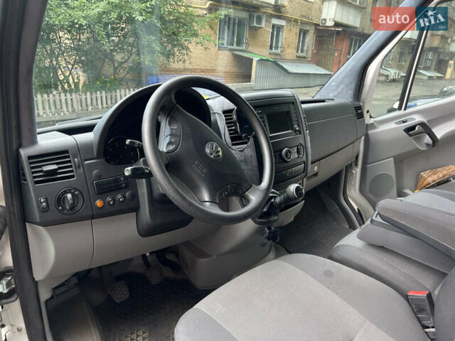 Белый Фольксваген Крафтер, объемом двигателя 1.97 л и пробегом 257 тыс. км за 17000 $, фото 39 на Automoto.ua