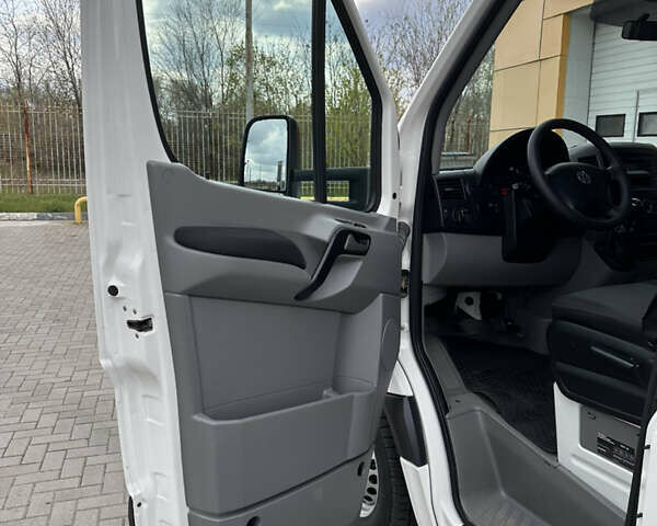 Белый Фольксваген Крафтер, объемом двигателя 2 л и пробегом 154 тыс. км за 19600 $, фото 25 на Automoto.ua