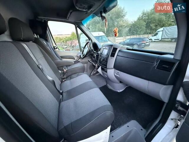 Белый Фольксваген Крафтер, объемом двигателя 1.98 л и пробегом 300 тыс. км за 17300 $, фото 12 на Automoto.ua
