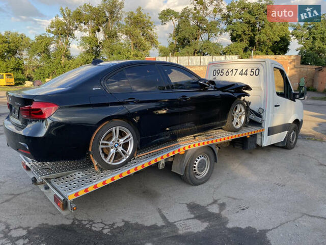 Белый Фольксваген Крафтер, объемом двигателя 1.97 л и пробегом 360 тыс. км за 20000 $, фото 3 на Automoto.ua