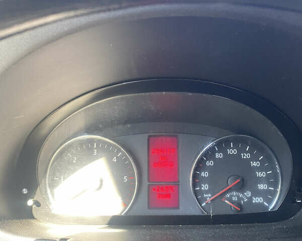 Білий Фольксваген Крафтєр, об'ємом двигуна 1.97 л та пробігом 250 тис. км за 7500 $, фото 5 на Automoto.ua
