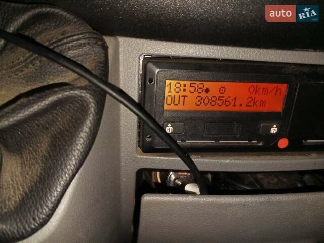 Білий Фольксваген Крафтєр, об'ємом двигуна 0 л та пробігом 312 тис. км за 16000 $, фото 9 на Automoto.ua