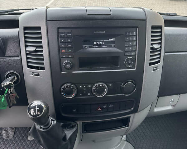 Белый Фольксваген Крафтер, объемом двигателя 2 л и пробегом 154 тыс. км за 19600 $, фото 31 на Automoto.ua