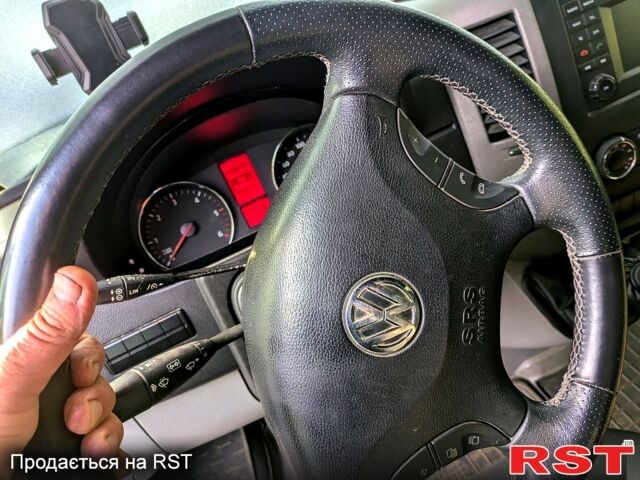 Белый Фольксваген Крафтер, объемом двигателя 2 л и пробегом 366 тыс. км за 17100 $, фото 3 на Automoto.ua