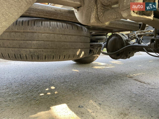 Белый Фольксваген Крафтер, объемом двигателя 1.97 л и пробегом 360 тыс. км за 20000 $, фото 11 на Automoto.ua