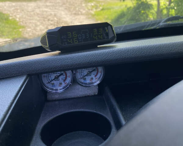 Белый Фольксваген Крафтер, объемом двигателя 1.97 л и пробегом 360 тыс. км за 20000 $, фото 9 на Automoto.ua