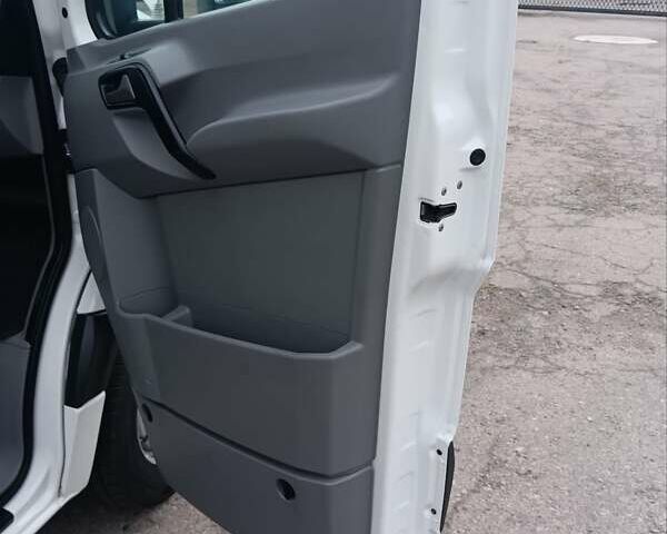 Белый Фольксваген Крафтер, объемом двигателя 2 л и пробегом 169 тыс. км за 19900 $, фото 29 на Automoto.ua