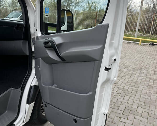 Белый Фольксваген Крафтер, объемом двигателя 2 л и пробегом 154 тыс. км за 19600 $, фото 32 на Automoto.ua