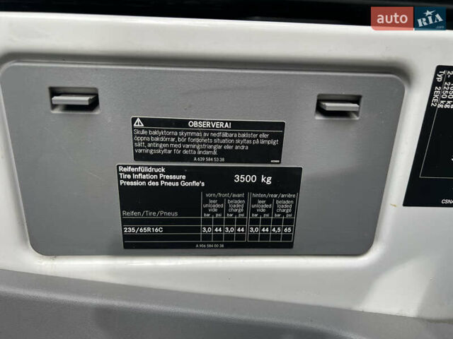 Белый Фольксваген Крафтер, объемом двигателя 1.97 л и пробегом 257 тыс. км за 17000 $, фото 34 на Automoto.ua