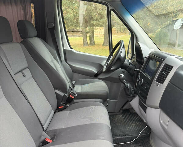 Белый Фольксваген Крафтер, объемом двигателя 1.97 л и пробегом 450 тыс. км за 17000 $, фото 1 на Automoto.ua