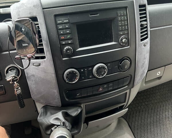 Белый Фольксваген Крафтер, объемом двигателя 1.97 л и пробегом 257 тыс. км за 17000 $, фото 23 на Automoto.ua