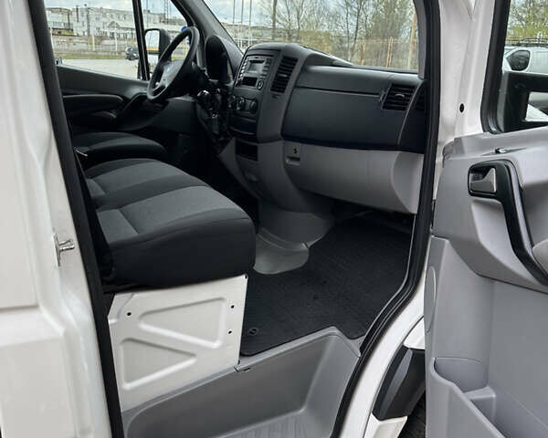 Белый Фольксваген Крафтер, объемом двигателя 2 л и пробегом 154 тыс. км за 19600 $, фото 33 на Automoto.ua