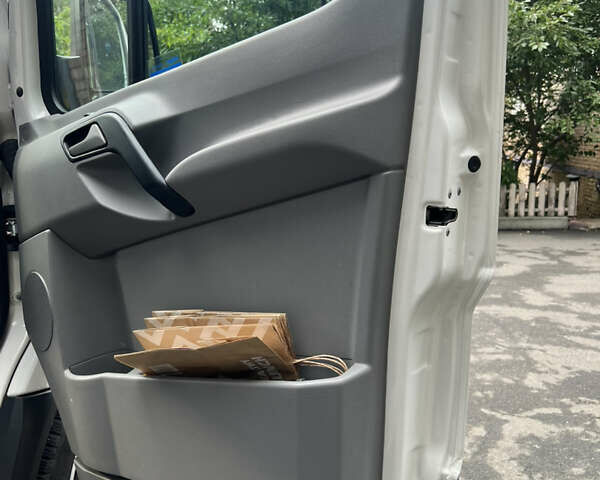 Белый Фольксваген Крафтер, объемом двигателя 1.97 л и пробегом 257 тыс. км за 17000 $, фото 30 на Automoto.ua