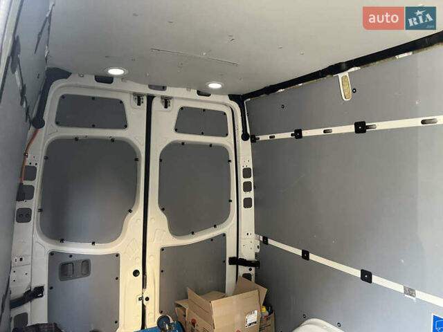 Белый Фольксваген Крафтер, объемом двигателя 1.97 л и пробегом 257 тыс. км за 17000 $, фото 15 на Automoto.ua