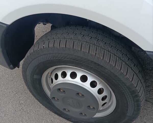 Белый Фольксваген Крафтер, объемом двигателя 2 л и пробегом 169 тыс. км за 19900 $, фото 6 на Automoto.ua