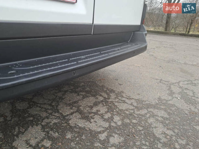 Белый Фольксваген Крафтер, объемом двигателя 1.97 л и пробегом 220 тыс. км за 23000 $, фото 51 на Automoto.ua