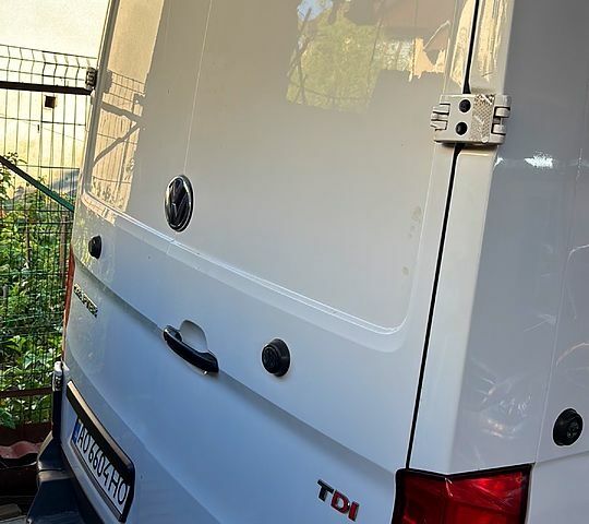 Белый Фольксваген Крафтер, объемом двигателя 2 л и пробегом 290 тыс. км за 20100 $, фото 6 на Automoto.ua