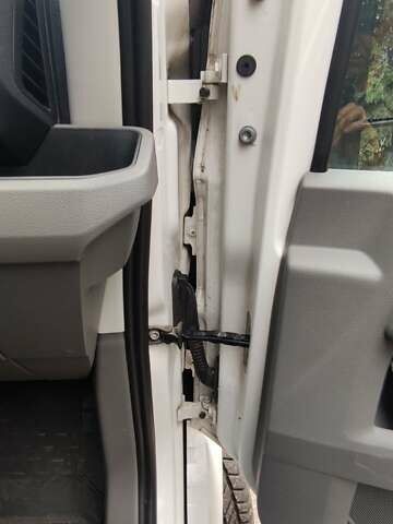 Белый Фольксваген Крафтер, объемом двигателя 1.97 л и пробегом 282 тыс. км за 19500 $, фото 22 на Automoto.ua