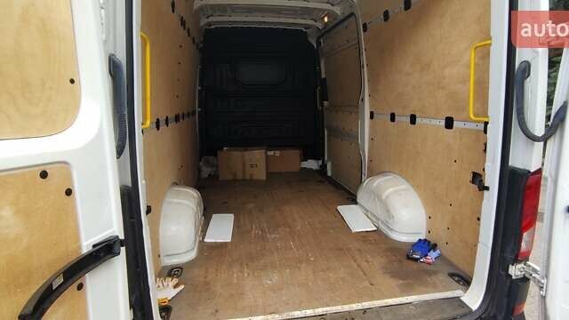 Белый Фольксваген Крафтер, объемом двигателя 1.97 л и пробегом 282 тыс. км за 19500 $, фото 19 на Automoto.ua