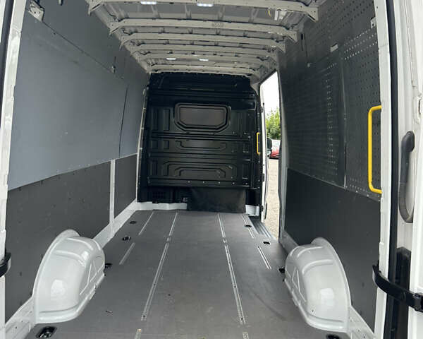 Білий Фольксваген Крафтєр, об'ємом двигуна 2 л та пробігом 265 тис. км за 18999 $, фото 13 на Automoto.ua