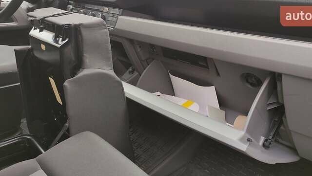 Белый Фольксваген Крафтер, объемом двигателя 1.97 л и пробегом 282 тыс. км за 19500 $, фото 15 на Automoto.ua