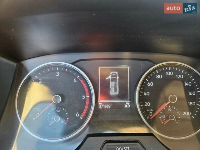 Белый Фольксваген Крафтер, объемом двигателя 2 л и пробегом 372 тыс. км за 17200 $, фото 2 на Automoto.ua