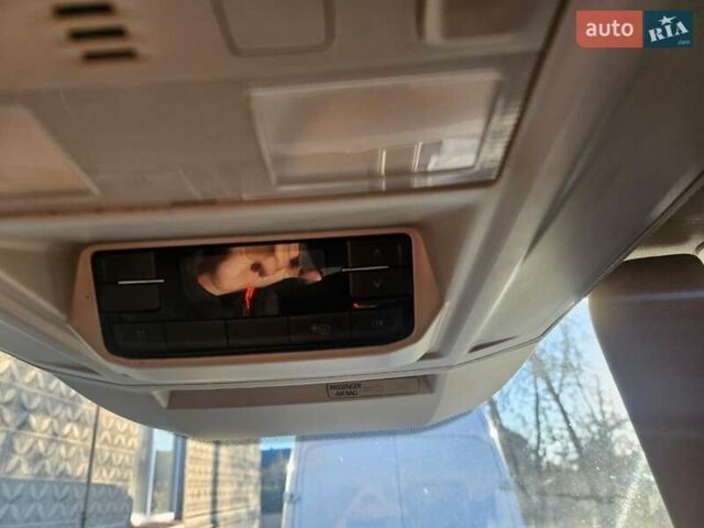 Белый Фольксваген Крафтер, объемом двигателя 2 л и пробегом 372 тыс. км за 17200 $, фото 4 на Automoto.ua