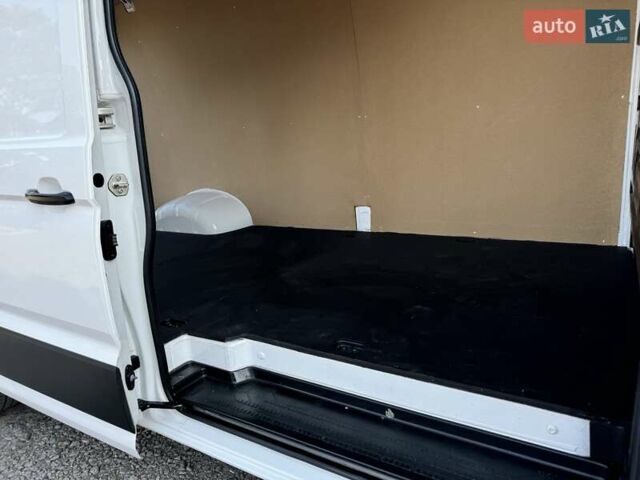 Белый Фольксваген Крафтер, объемом двигателя 1.97 л и пробегом 172 тыс. км за 26500 $, фото 59 на Automoto.ua