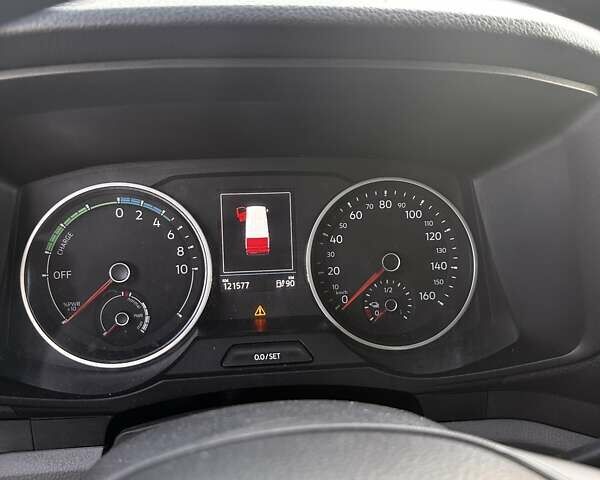 Белый Фольксваген Крафтер, объемом двигателя 0 л и пробегом 121 тыс. км за 16850 $, фото 18 на Automoto.ua