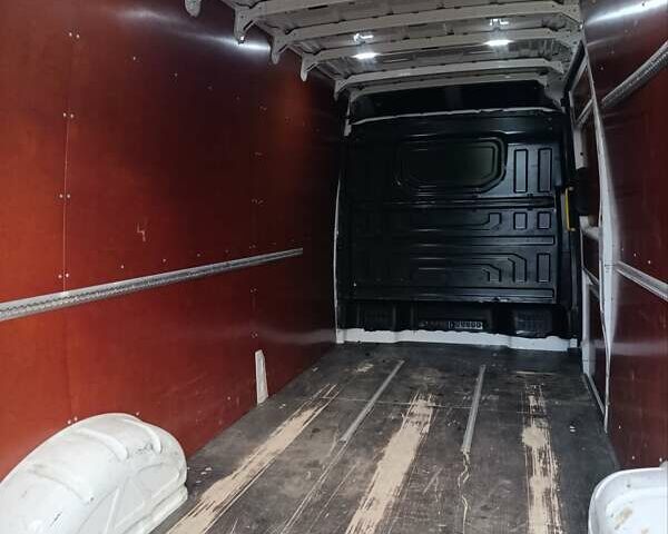 Білий Фольксваген Крафтєр, об'ємом двигуна 2 л та пробігом 360 тис. км за 24574 $, фото 6 на Automoto.ua