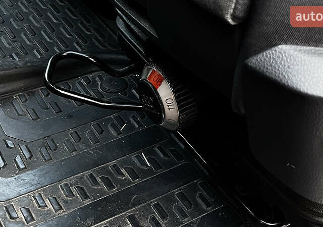 Белый Фольксваген Крафтер, объемом двигателя 1.97 л и пробегом 306 тыс. км за 22000 $, фото 24 на Automoto.ua