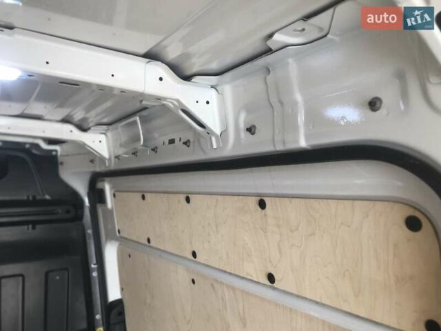 Білий Фольксваген Крафтєр, об'ємом двигуна 2 л та пробігом 290 тис. км за 20500 $, фото 26 на Automoto.ua