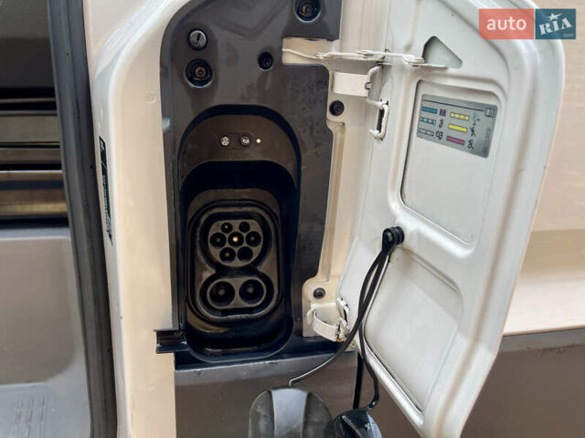 Фольксваген Крафтер 2019 в Житомире на Automoto.ua Белый Фольксваген Крафтер, объемом двигателя 0 л и пробегом 100 тыс. км за 18700 $, фото 13 на Automoto.ua