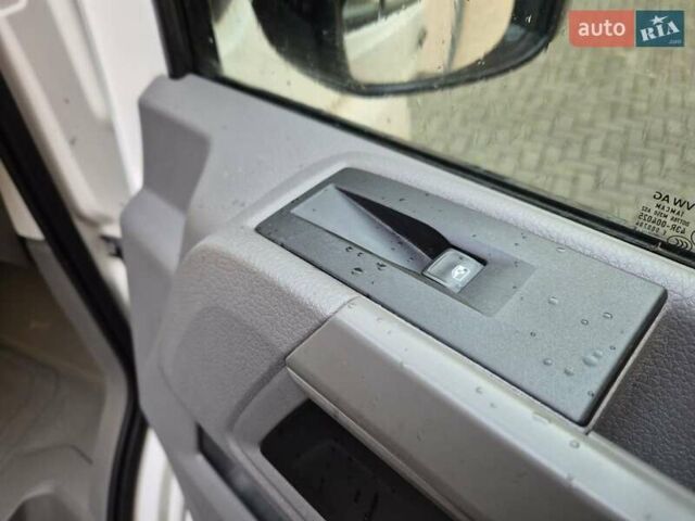 Белый Фольксваген Крафтер, объемом двигателя 2 л и пробегом 220 тыс. км за 21999 $, фото 27 на Automoto.ua