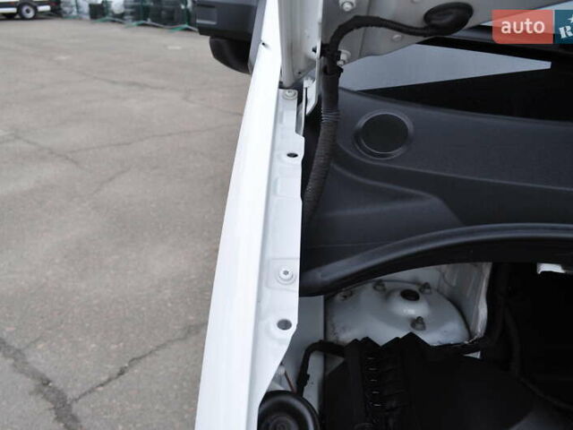 Фольксваген Крафтєр 2021 у Києві на Automoto.ua Білий Фольксваген Крафтєр, об'ємом двигуна 2 л та пробігом 129 тис. км за 28000 $, фото 67 на Automoto.ua