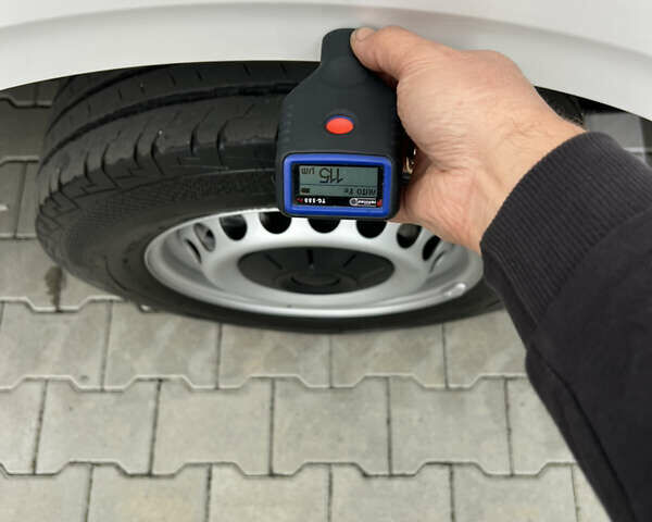 Білий Фольксваген Крафтєр, об'ємом двигуна 2 л та пробігом 223 тис. км за 21600 $, фото 211 на Automoto.ua