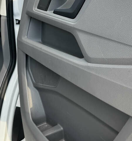 Белый Фольксваген Крафтер, объемом двигателя 1.97 л и пробегом 268 тыс. км за 18700 $, фото 13 на Automoto.ua