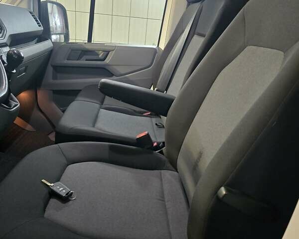 Белый Фольксваген Крафтер, объемом двигателя 2 л и пробегом 230 тыс. км за 23800 $, фото 4 на Automoto.ua