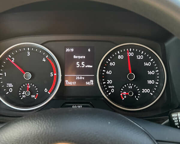 Білий Фольксваген Крафтєр, об'ємом двигуна 1.97 л та пробігом 174 тис. км за 24300 $, фото 44 на Automoto.ua
