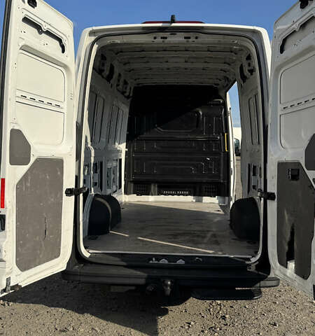 Белый Фольксваген Крафтер, объемом двигателя 1.97 л и пробегом 268 тыс. км за 18700 $, фото 8 на Automoto.ua