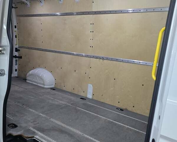 Белый Фольксваген Крафтер, объемом двигателя 2 л и пробегом 230 тыс. км за 23800 $, фото 12 на Automoto.ua