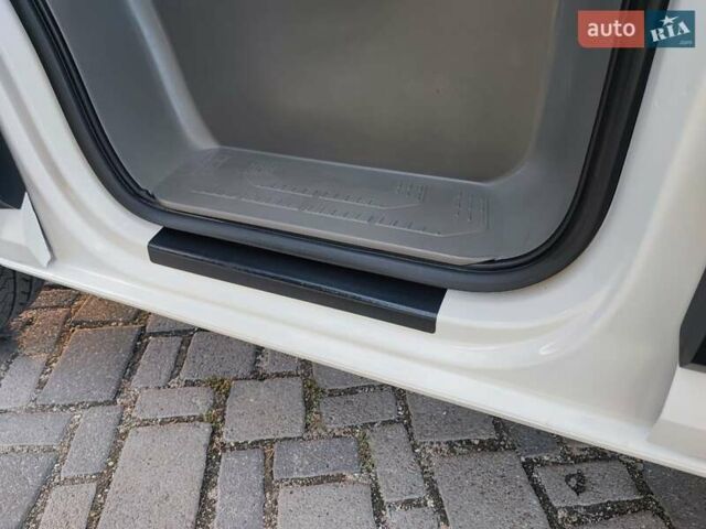 Білий Фольксваген Крафтєр, об'ємом двигуна 2 л та пробігом 201 тис. км за 25900 $, фото 48 на Automoto.ua