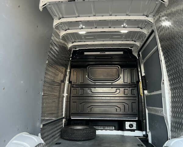 Фольксваген Крафтер 2021 в Луцке на Automoto.ua Белый Фольксваген Крафтер, объемом двигателя 2 л и пробегом 174 тыс. км за 23950 $, фото 35 на Automoto.ua