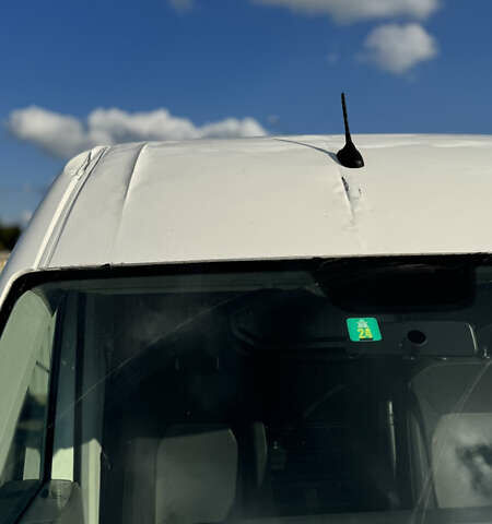 Белый Фольксваген Крафтер, объемом двигателя 1.97 л и пробегом 268 тыс. км за 18700 $, фото 14 на Automoto.ua