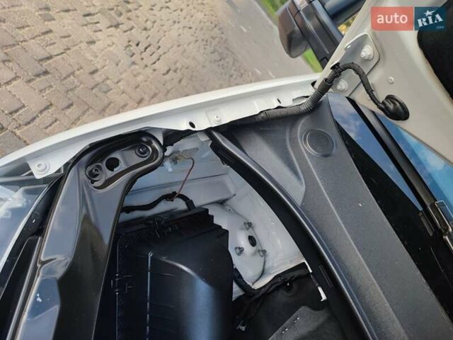 Білий Фольксваген Крафтєр, об'ємом двигуна 2 л та пробігом 201 тис. км за 25900 $, фото 111 на Automoto.ua