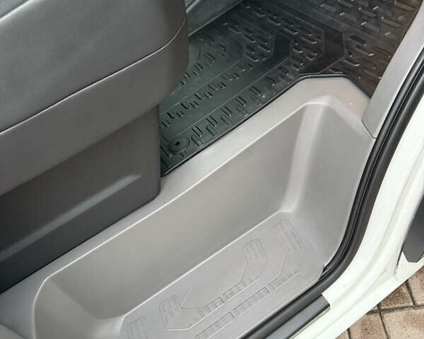 Фольксваген Крафтєр 2021 у Києві на Automoto.ua Білий Фольксваген Крафтєр, об'ємом двигуна 2 л та пробігом 258 тис. км за 23999 $, фото 82 на Automoto.ua