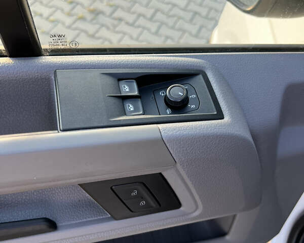 Білий Фольксваген Крафтєр, об'ємом двигуна 1.97 л та пробігом 174 тис. км за 24300 $, фото 27 на Automoto.ua
