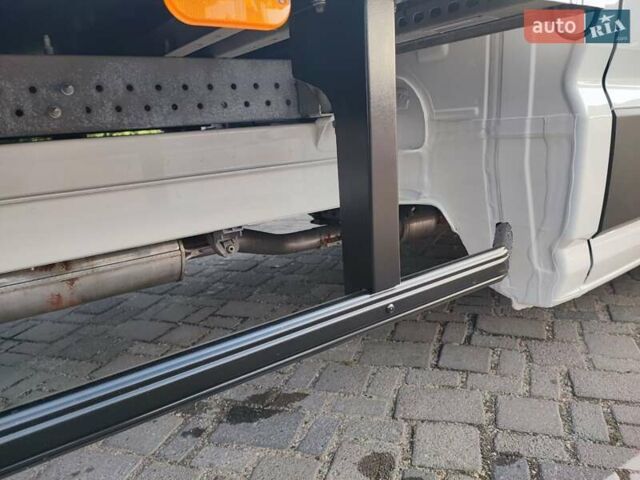 Білий Фольксваген Крафтєр, об'ємом двигуна 2 л та пробігом 201 тис. км за 25900 $, фото 34 на Automoto.ua