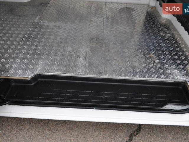 Фольксваген Крафтєр 2021 у Києві на Automoto.ua Білий Фольксваген Крафтєр, об'ємом двигуна 1.97 л та пробігом 197 тис. км за 26500 $, фото 32 на Automoto.ua