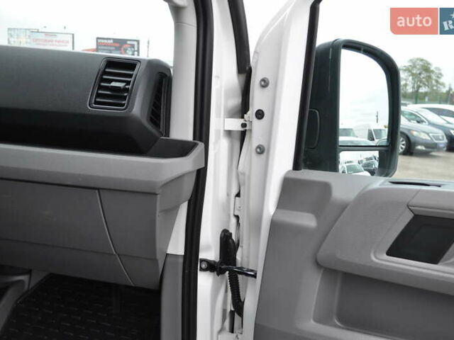 Фольксваген Крафтєр 2021 у Києві на Automoto.ua Білий Фольксваген Крафтєр, об'ємом двигуна 2 л та пробігом 129 тис. км за 28000 $, фото 38 на Automoto.ua